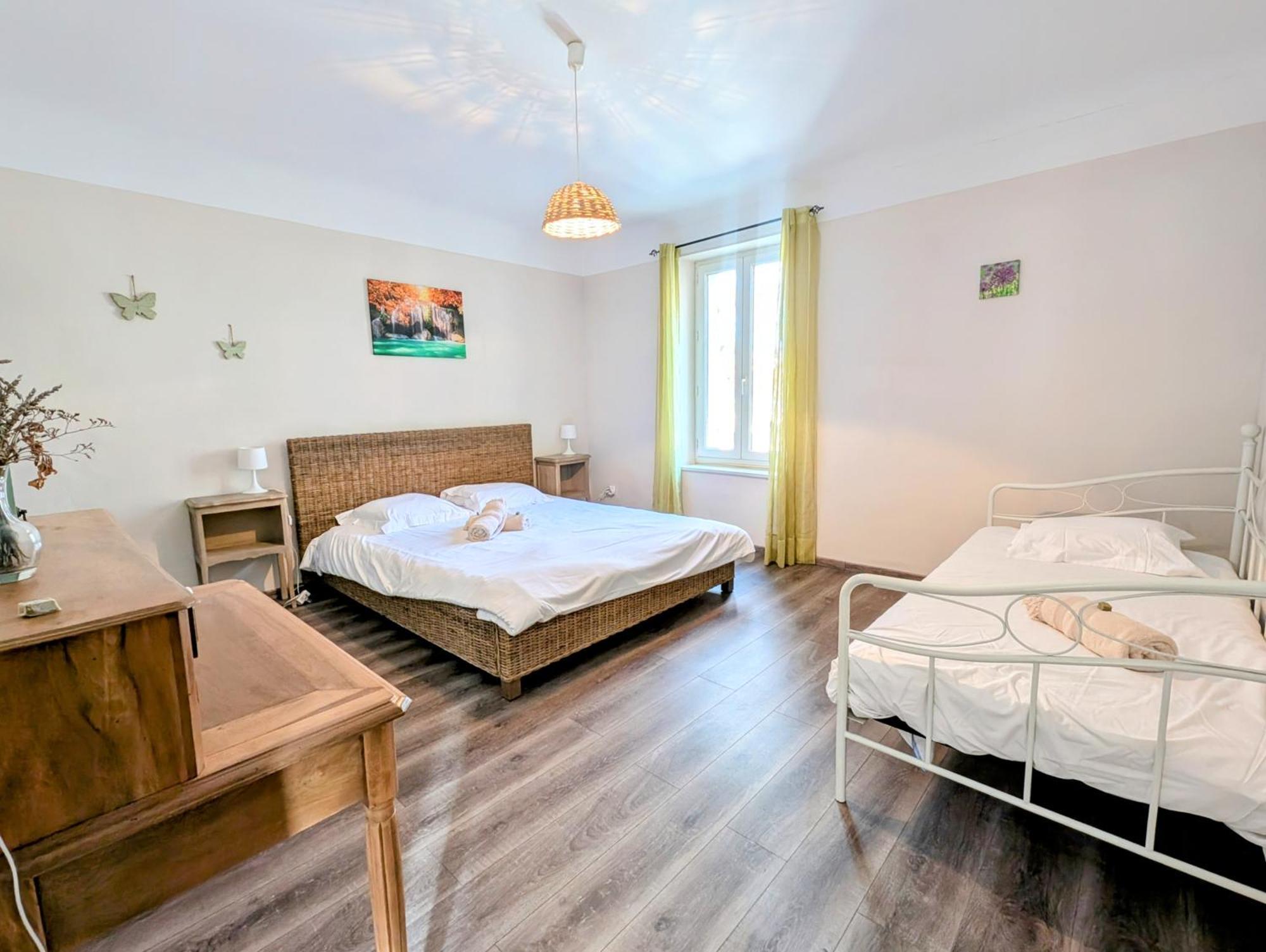 Vakantiehuis Felibrige - Clim - Cour *